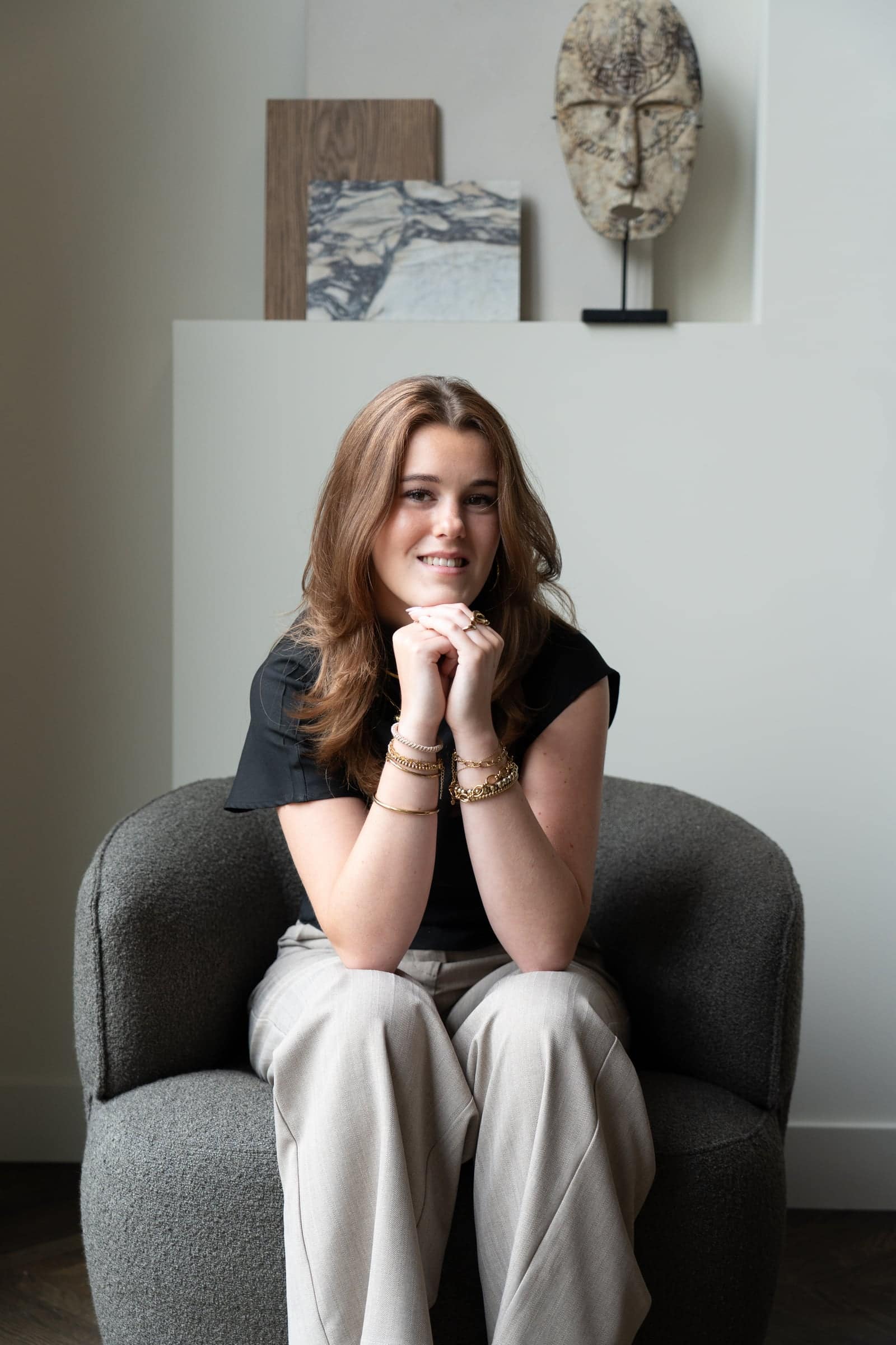 Portret van Deena, stagiaire interieurontwerp bij Fullhouse Interieur